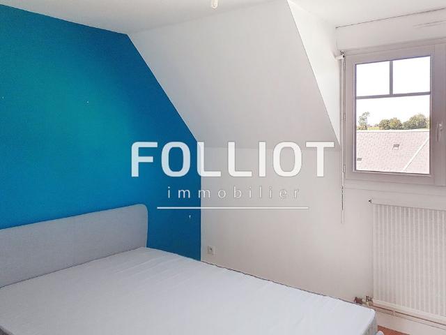 A LOUER Villedieu les Po�les Appartement T3 de 50 m� avec garage
