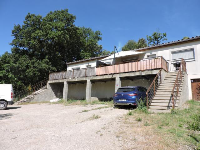 A LOUER VILLENEUVE Maison mitoyenne avec terrasse 76 m2 2 chambres