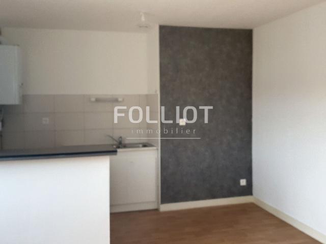 A LOUER VIRE NORMANDIE Appartement T3 situé au 1er étage