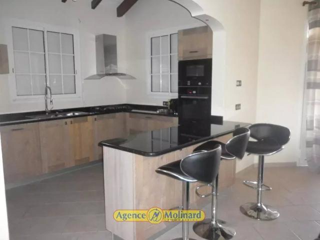 A LOUER 2200 € Villa * 4 pièces meublée * 97170 PETIT BOURG