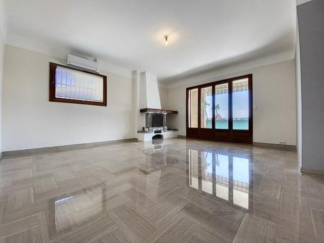 A LOUER 2 PIECES 72 m² DOMINANT CAGNES SUR MER