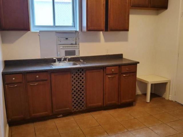 À LOUER – 3 ½ demi sous sol – Quartier calme et paisible
