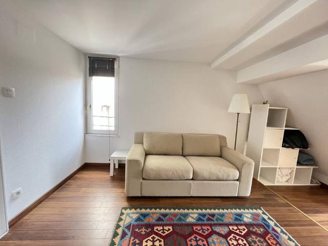 À LOUER ! 3 pièces meublé en duplex idéalement situé dans le Carré d'Or de STRASBOURG