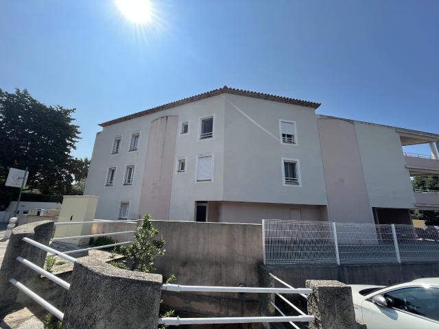 À LOUER 3 pièces avec balcon et parking Le Castellan / Bormes