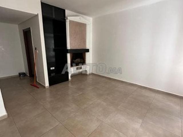 A louer 4 chambres 186 m² à Mahaj Riad Rabat