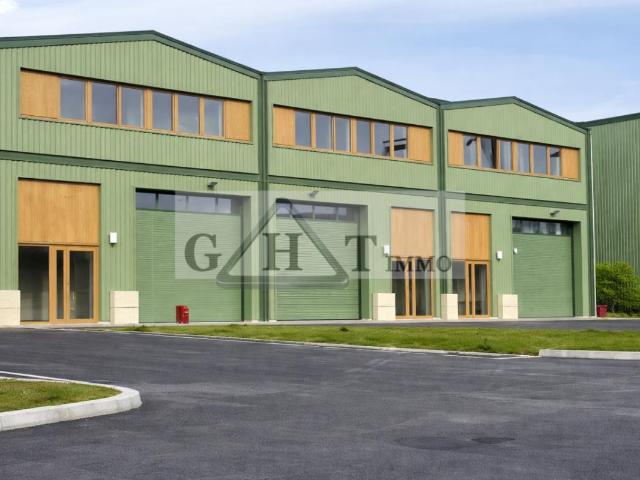 A LOUER 545 M² ENTREPOT BUREAUX A STAINS