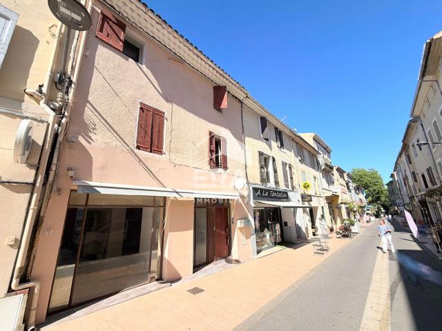 A LOUER 84120 PERTUIS CENTRE LOCAL COMMERCIAL D'ENVIRON 118M2