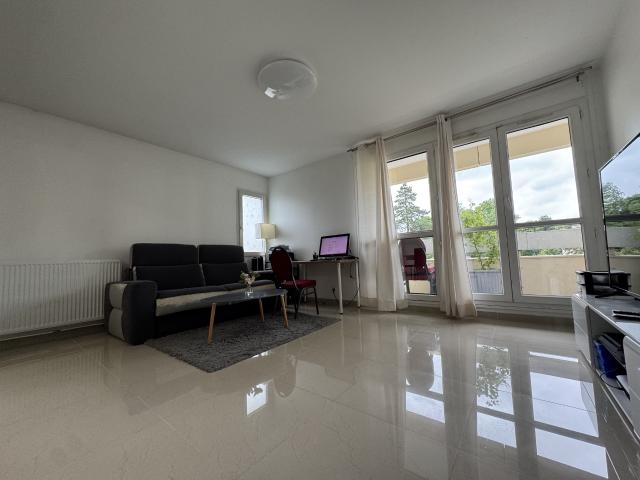 A Louvres, appartement de 3 pièces avec balcon