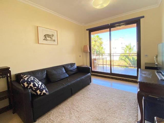 A lovely 2 bedroom apartment available for short term rental in the quiet and well connected area of C. Cartajima, Mijas