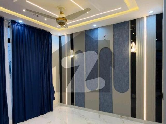 A Palatial Residence For sale In Central Park Housing Scheme