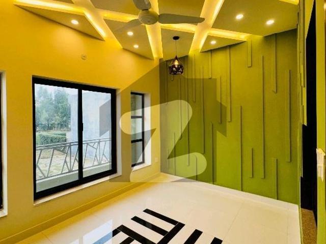 A Palatial Residence For Sale In D 12/4 Islamabad D 12/4