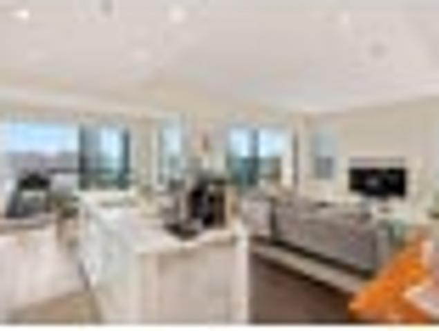 A Penthouse with a Quiet Sense of Presence