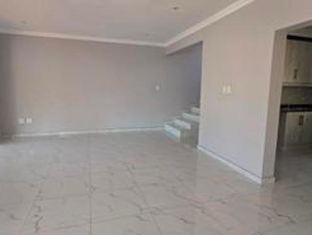 a perfect family home in secure moun.