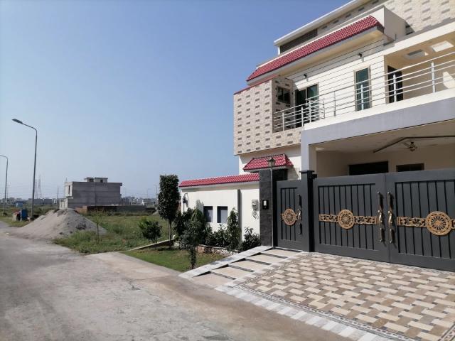 A Perfect House Awaits You In DC Colony Gujranwala DC Colony ID 74133