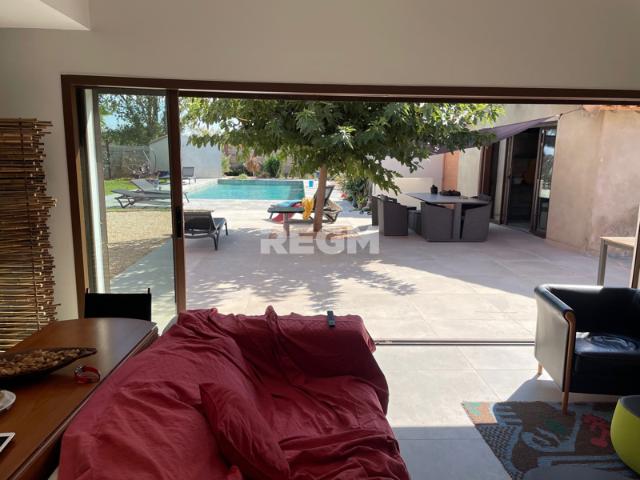 À Perpignan, immobilier de luxe: mas ancien superbement ré