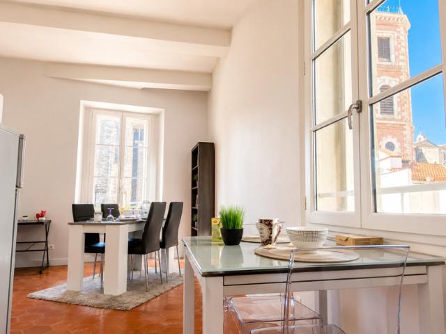 A PERPIGNAN, SECTEUR CATHEDRALE, UN APPARTEMENT MEUBLE DE CA