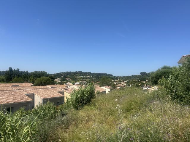 A pézenas, terrain constructible, vue imprenable!
