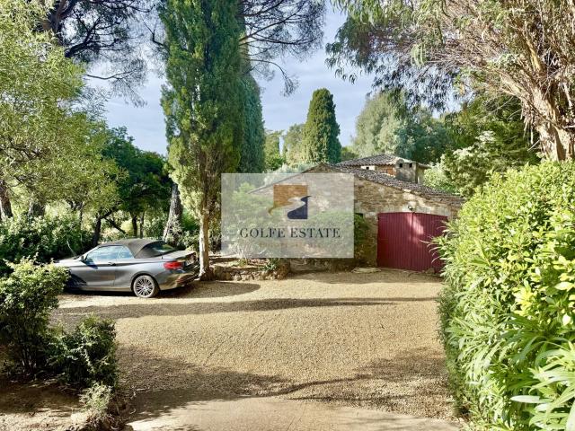 A pied de la plage de Gigaro: Mas en pierres, 4 chambres, pi. 100m² La Croix Valmer