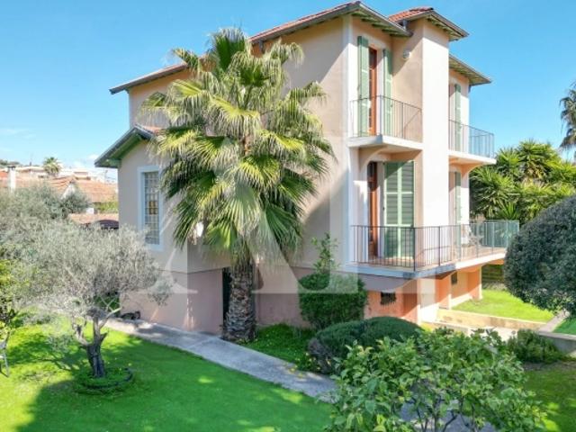 À pied des plages et commerces – Charmante Villa niçoise au calme