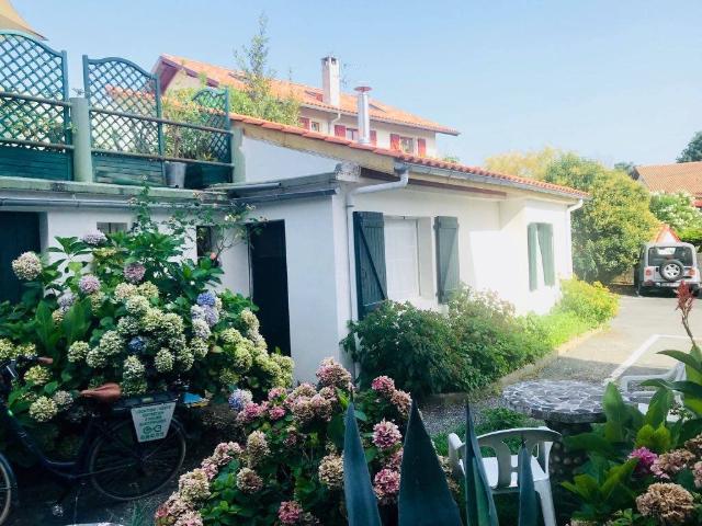 A pied des plages et des commerces ravissante maisonnette da. 32m² Guéthary