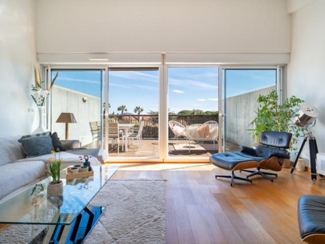 A pied du port et de la mer, bel appartement duplex avec gra
