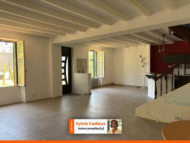 A pieds des commodités Maison en pierre 4 chambres, bureau et dressing