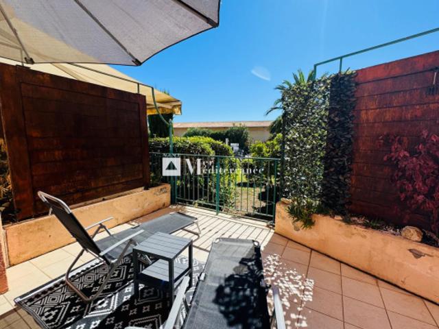 À Port Grimaud, Grand appartement avec terrasse à acheter