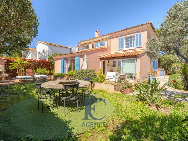 A PORTISSOL, MAISON DE 188 M2 A PROMIXITE DE LA PLAGE ET DU CENTRE VILLE