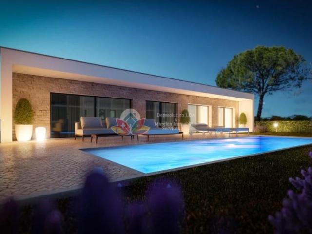 A poucos minutos da encantadora Caldas da Rainha e da renoma. 138m² Nadadouro