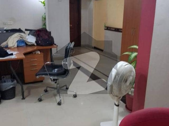 A Prime Location Office Of 6000 Square Feet In Tariq Road