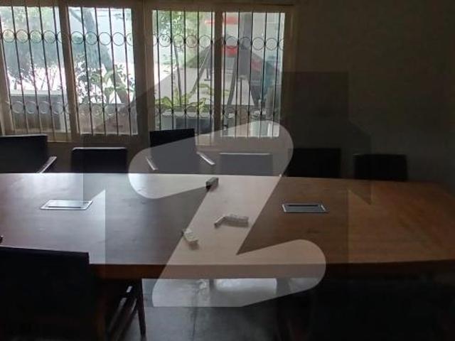 A Prime Location Bungalow Of 950 Square Yards In Shahra e Faisal