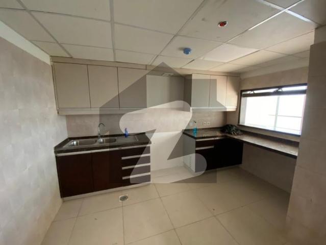 A Prime Location Flat In Karachi Emaar Pearl Towers