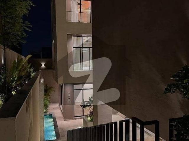A Prime Location House Of 1000 Square Yards In Karachi