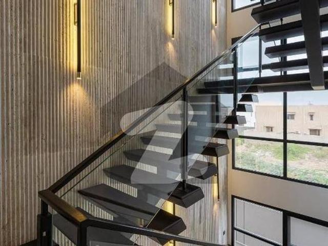 A Prime Location House Of 1000 Square Yards In Karachi DHA Phase 8
