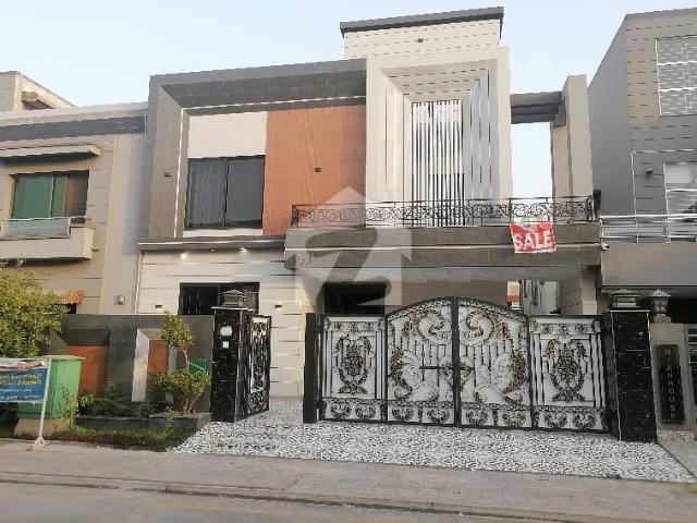 A Prime Location House Of 10 Marla In Bahria Town Rafi Block