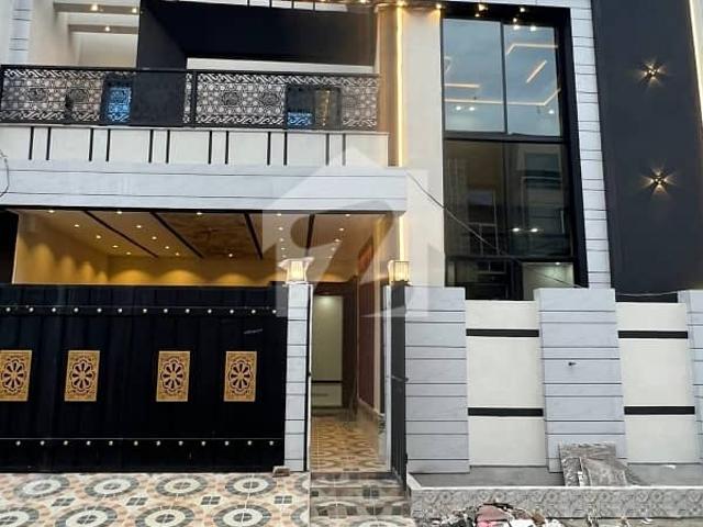 A Prime Location House Of 8 Marla In Rs. 34000