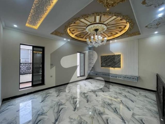 A Prime Location House Of 8 Marla In Rs. 34000 Sufiyan Garden