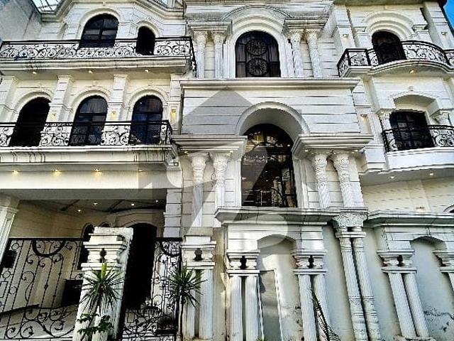 A Prime Location House Of 9 Marla In Ali Homes