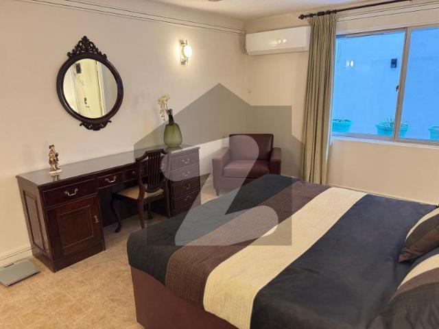 A Prime Location 1500 Square Feet Flat In Karachi Clifton Block 2