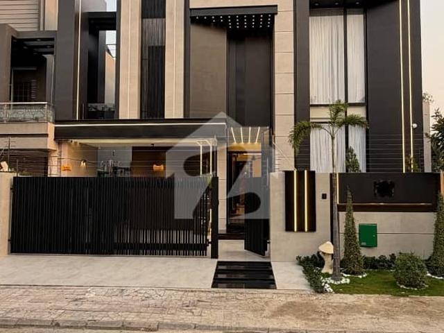 A prime location 10 marla luxury house for sale in overseas b block bahria town lahore
