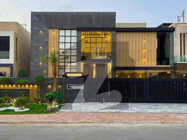 Ultra luxury modren 1 kanal house for sale in tulip block sector c bahria town lahore