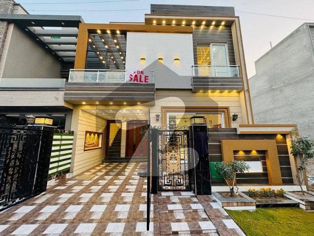 A prime location 5 marla house for sale in rafi block sector e bahria town lahore