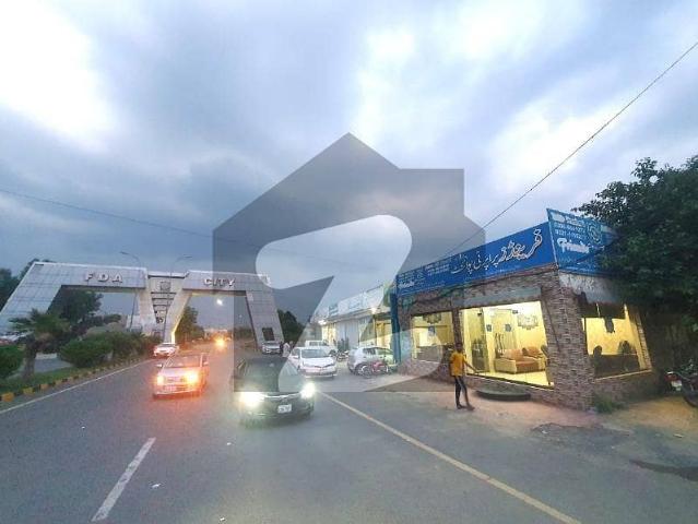 A Prime 20 Marla Plot In FDA City, Block A3
