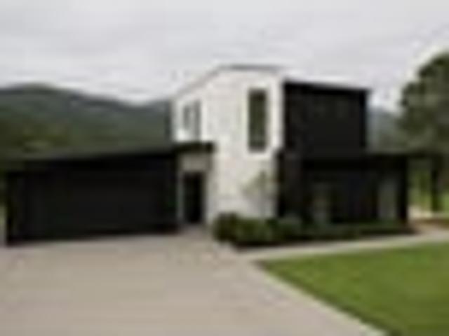 A Private Retreat | Kaitoke Heights Section