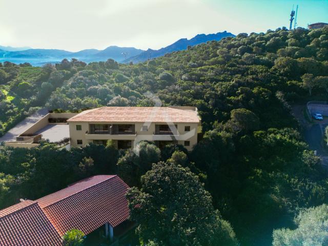 À PROPRIANO DANS RÉSIDENCE SÉCURISÉE AVEC TERRASSE VUES MER