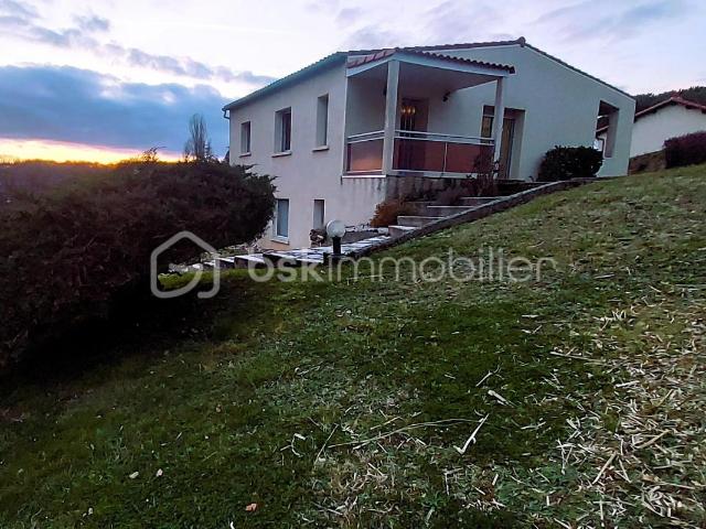 A proximité D'Albi 13 kms proche 2x2 voie, Maison avec piscine sécurisée & grand terrain sur les hauteurs !