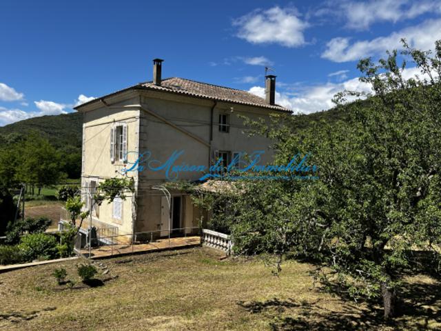 A proximité de Gagnières au calme maison de maître de type F