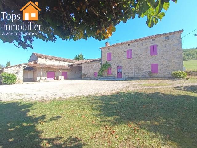 À proximité de Saint Antonin Ancien corps de ferme avec mais. 105m² Villefranche de Rouergue