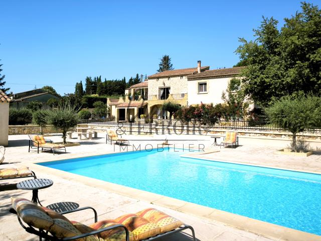 A proximité d'Uzès, très belle Propriété provençale de 240m2 sur 6000m2 de jardin méditéranéen