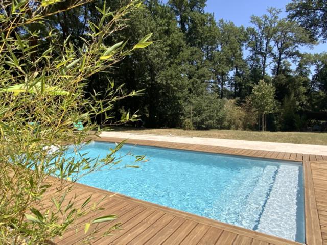 A quelques minutes d' Uzès, villa au coeur d'un parc de 2600